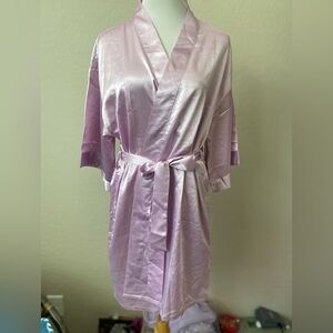 NWT Turquaz Women’s Satin Lavender Kimono Robe. Size S